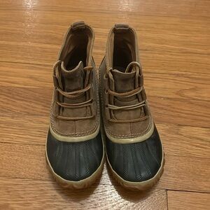 Women’s size 6 Sorel boots